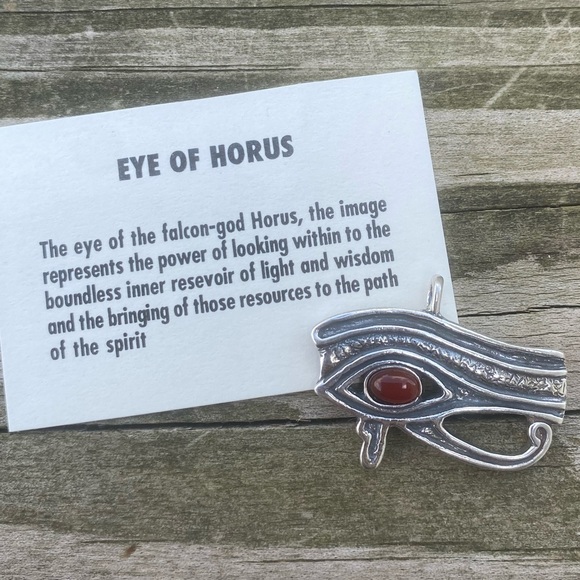 Eye of Horus pendant .925 Sterling Silver with genuine Carnelian Falcon - Picture 4 of 12